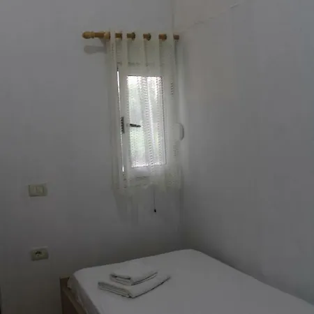 Apartment Ormeni's House *